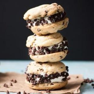Healthy Chocolate Chip Cookies Sandwich